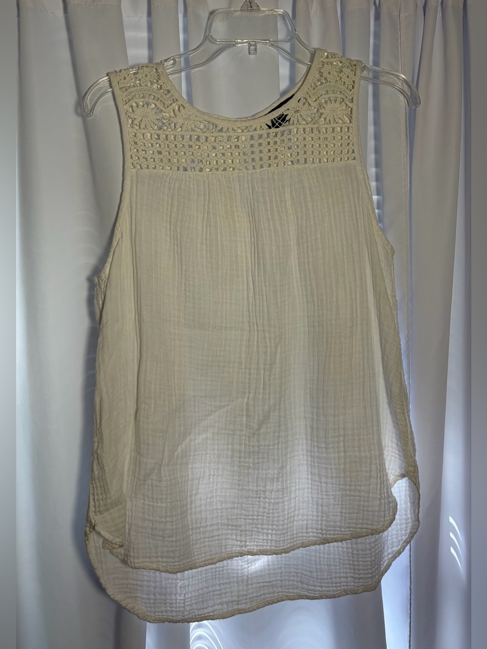 MICHAEL STARS Off White Gauze Sleeveless Top with Crochet Neck size S